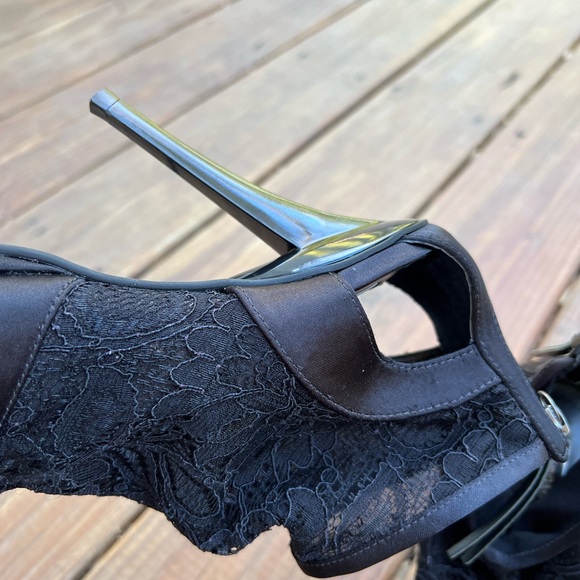 BCBG lace booties - Picture 5 of 13